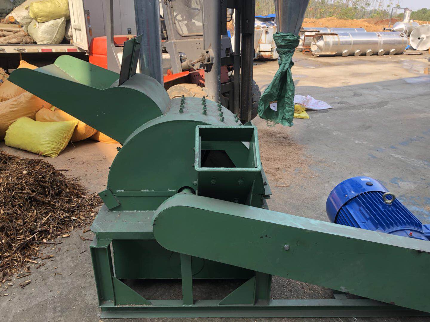 Good Price Wood Crusher Grind Wood Crushing Mchine Set with Good Performance